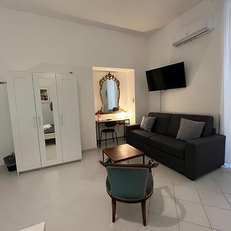 Bed and Breakfast Pop Santa Chiara Neapol Zewnętrze zdjęcie