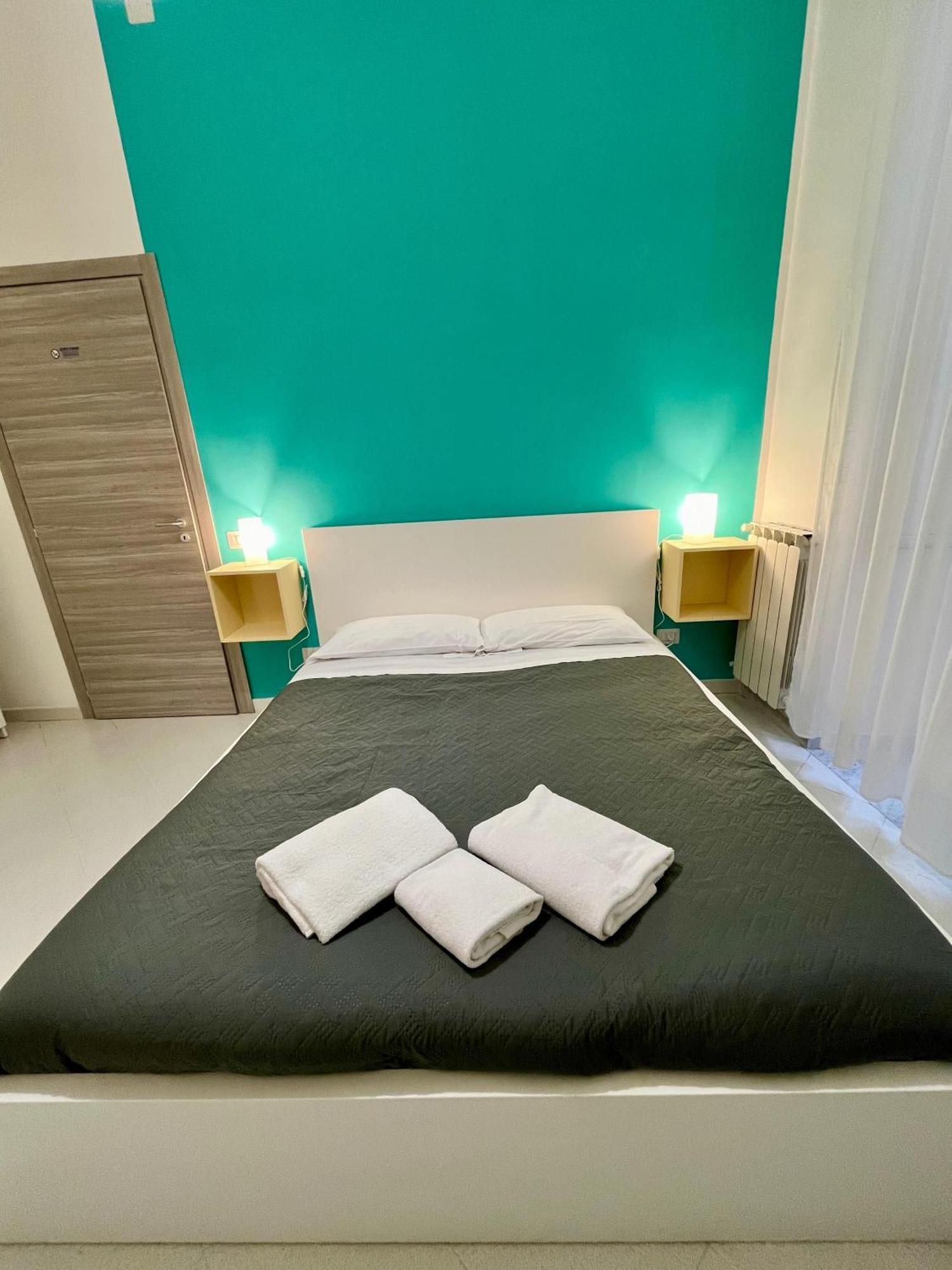 Bed and Breakfast Pop Santa Chiara Neapol Zewnętrze zdjęcie